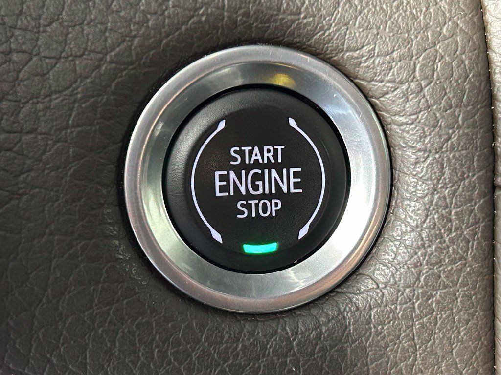 Used 2023 GMC Yukon XL Denali AWD/4WD image 27