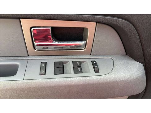 Used 2011 Ford F150 XLT w/ XLT Chrome Pkg AWD/4WD image 18