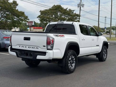 Used 2023 Toyota Tacoma TRD Off-Road w/ Technology Package AWD/4WD image 21