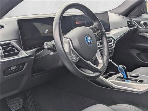 Used 2023 BMW i4 eDrive35 image 9