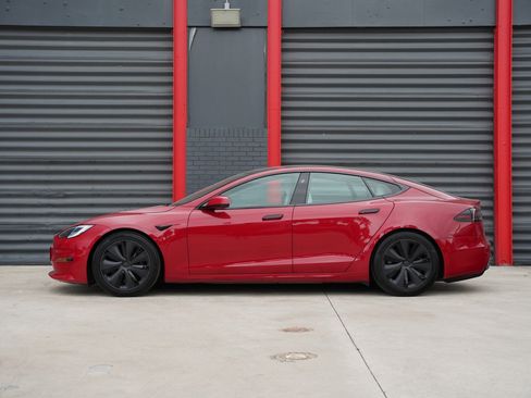 Used 2023 Tesla Model S Standard Range image 5
