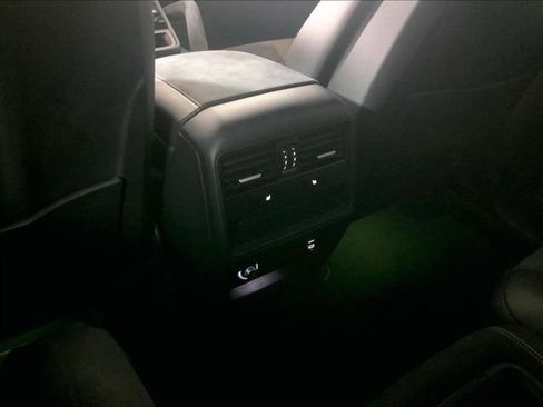 Certified 2022 Porsche Cayenne Turbo GT AWD/4WD image 21