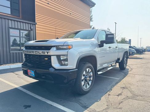 Used 2022 Chevrolet Silverado 2500 Custom w/ Custom Value Package AWD/4WD image 1