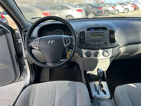 Used 2010 Hyundai Elantra SE image 17