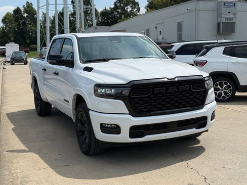 Used 2025 RAM 1500 Big Horn AWD/4WD image 4