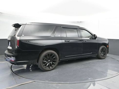 Used 2024 Cadillac Escalade ESV Sport Platinum w/ LPO, ONYX Package AWD/4WD image 2