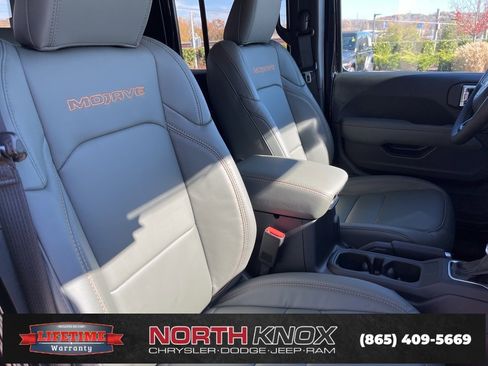 New 2025 Jeep Gladiator Mojave image 27