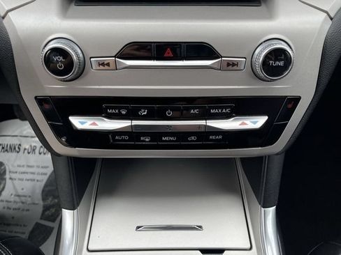 Certified 2023 Ford Explorer XLT w/ Equipment Group 202A AWD/4WD image 19