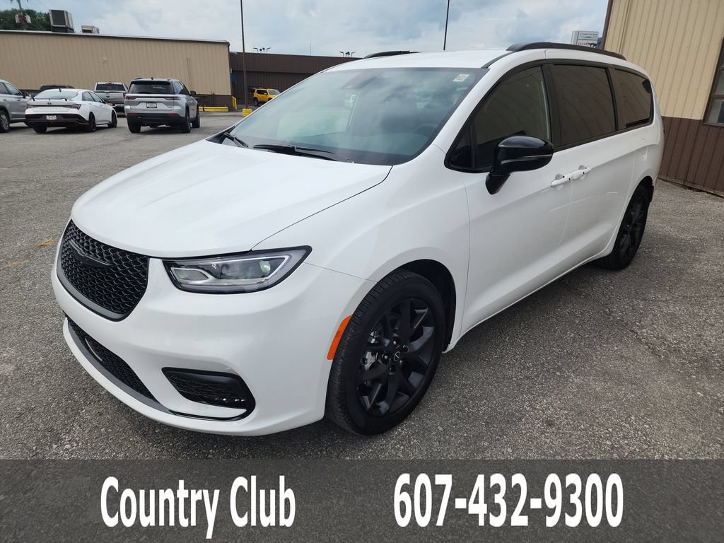 New 2026 Chrysler Pacifica Select w/ S Appearance Package FWD image 4