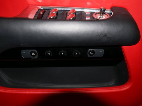 Used 2018 Rolls-Royce Wraith RWD image 22