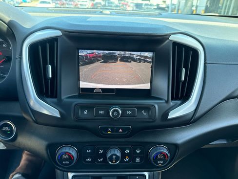 Used 2023 GMC Terrain SLE w/ Driver Convenience Package AWD/4WD image 18