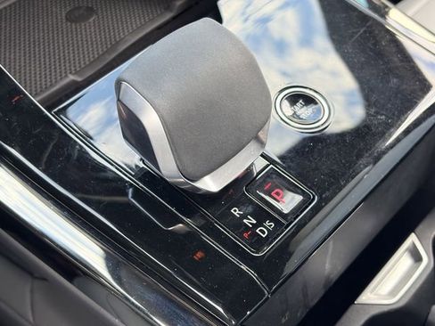 New 2025 Land Rover Range Rover Sport SE AWD/4WD image 17