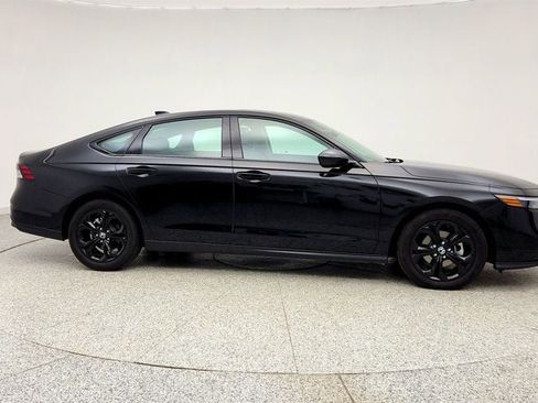 Used 2025 Honda Accord SE image 4