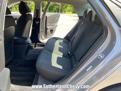Used 2023 Hyundai Elantra SE FWD image 29