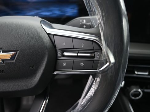 New 2026 Chevrolet Traverse LT w/ Sun and Wheel Package FWD image 13