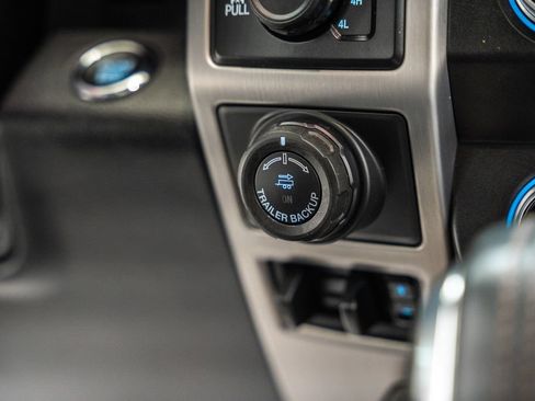 Used 2019 Ford F150 Platinum w/ Equipment Group 701A Luxury AWD/4WD image 33