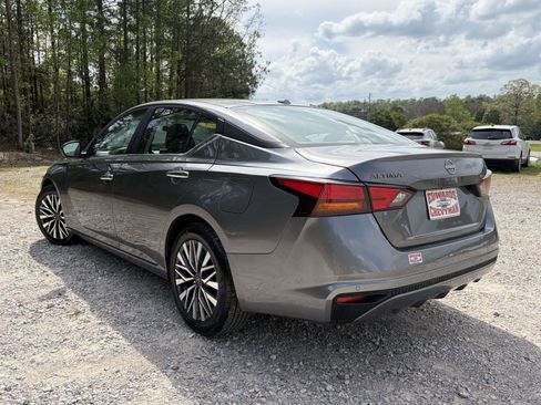 Used 2024 Nissan Altima 2.5 SV image 24