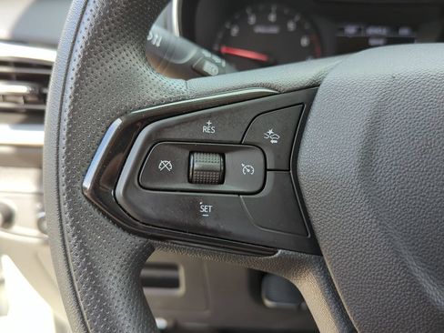 Used 2023 Chevrolet TrailBlazer LT w/ Convenience Package FWD image 11