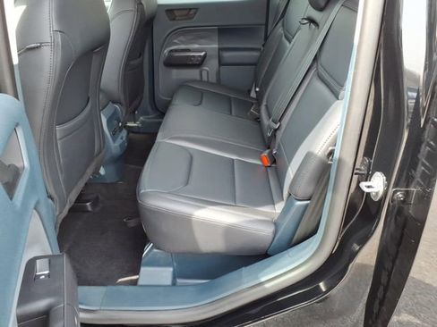 Certified 2025 Ford Maverick Lariat w/ Black Appearance Package image 19