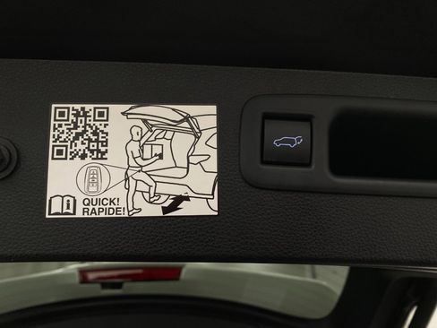 Used 2021 Toyota Highlander Limited image 9