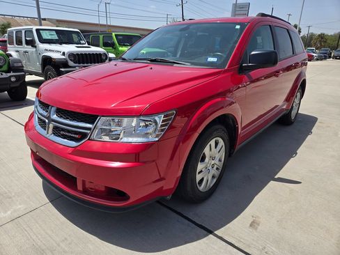 Used 2020 Dodge Journey SE FWD image 7