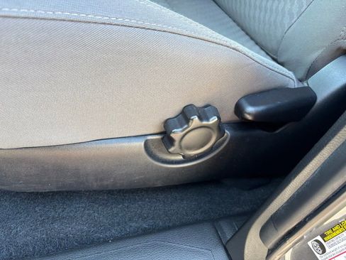 Used 2021 Toyota Tacoma SR AWD/4WD image 10