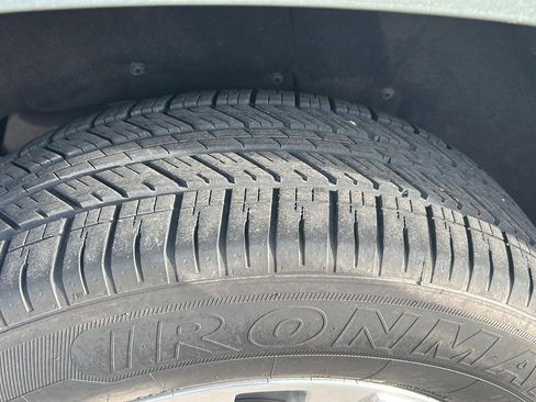 Used 2023 Chevrolet Suburban Premier image 18