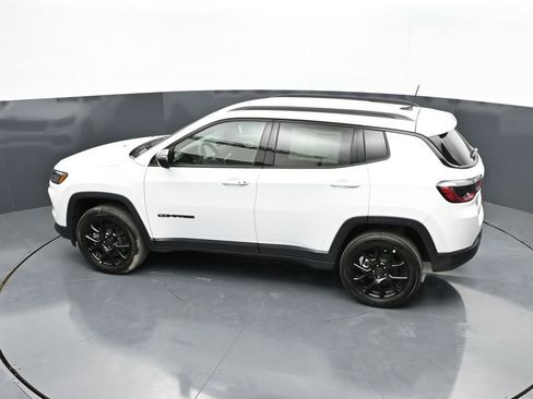 New 2026 Jeep Compass Latitude image 39