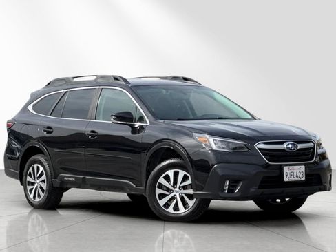Used 2020 Subaru Outback Premium AWD/4WD image 2