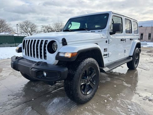 Used 2021 Jeep Wrangler Unlimited Sahara image 3