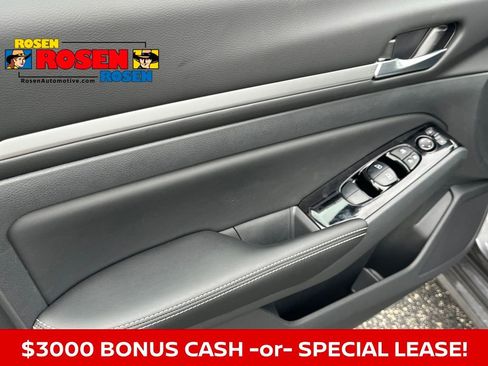 New 2025 Nissan Altima 2.5 SL image 10