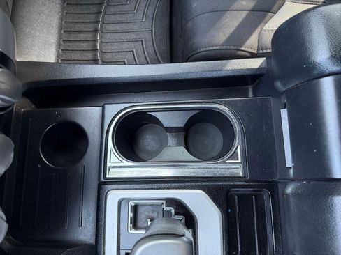 Used 2017 Toyota Tundra SR5 w/ SR5 Upgrade Package RWD image 47