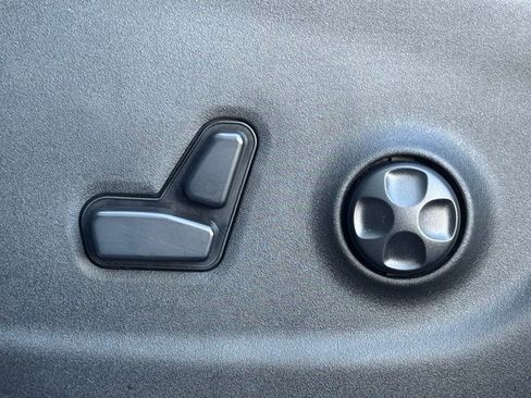 Used 2020 Jeep Cherokee Limited image 19