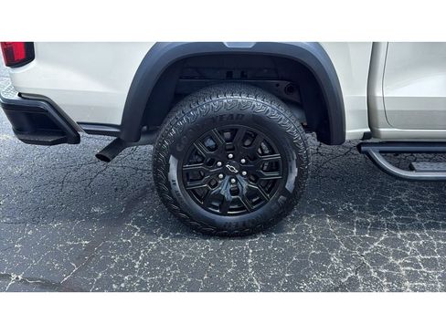 Used 2024 Chevrolet Colorado Trail Boss w/ Advanced Trailering Package AWD/4WD image 12