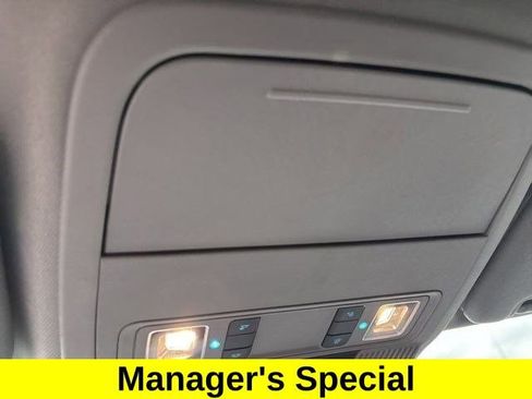 Used 2022 Ford Explorer XLT image 30