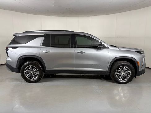 Used 2026 Chevrolet Traverse LT w/ Driver Confidence Package FWD image 11