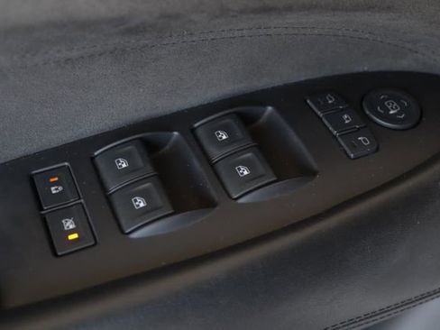 Used 2017 Cadillac Escalade Platinum image 23