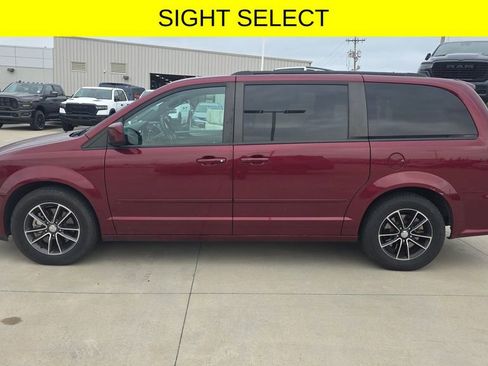 Used 2017 Dodge Grand Caravan GT FWD image 2