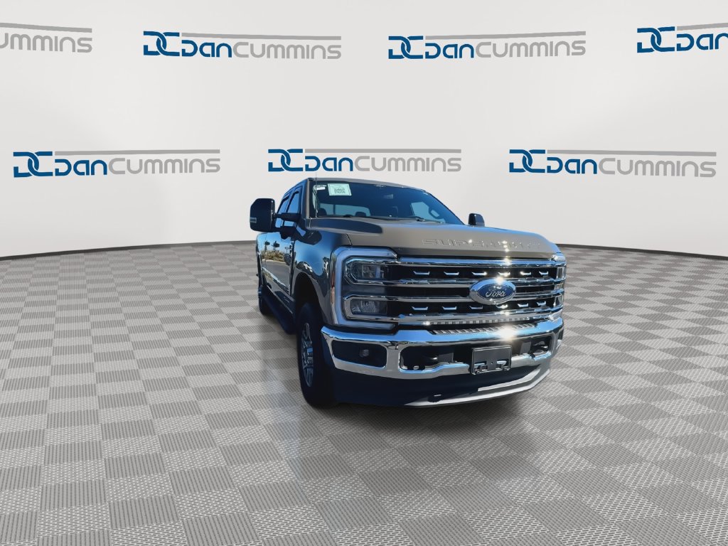 Used 2026 Ford F350 Lariat w/ FX4 Off-Road Package AWD/4WD image 3