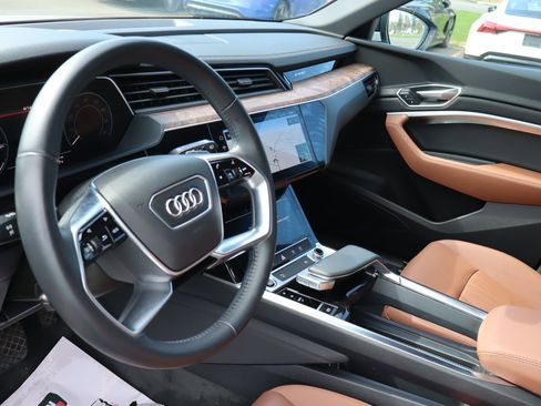 Used 2021 Audi e-tron Premium w/ Convenience Plus Package image 9