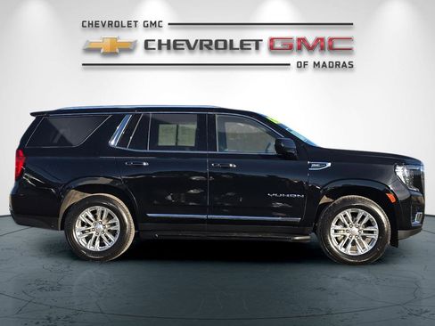 Used 2024 GMC Yukon SLT image 2