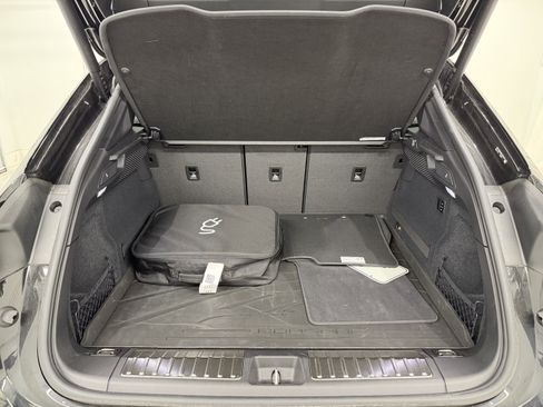 Certified 2025 Porsche Macan Electric RWD image 56