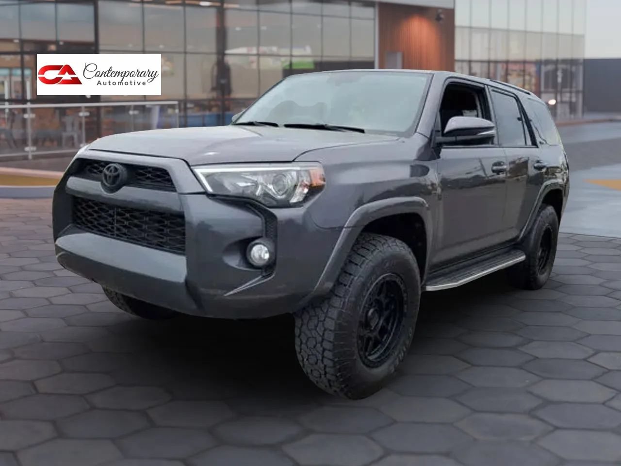 Used 2018 Toyota 4Runner SR5 Premium AWD/4WD image 2
