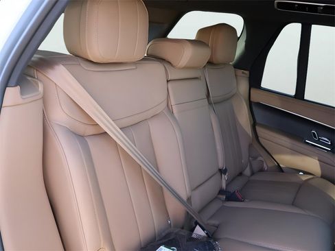 New 2026 Land Rover Range Rover SE image 12