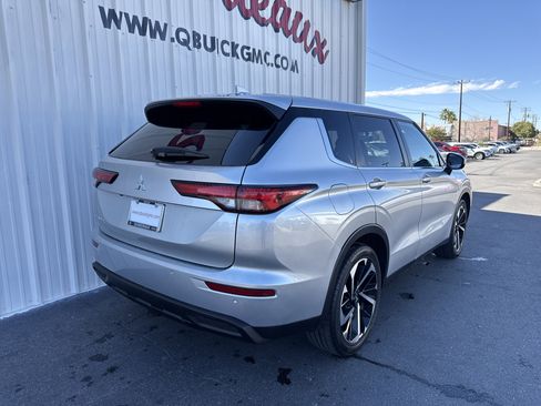 Used 2022 Mitsubishi Outlander ES image 29