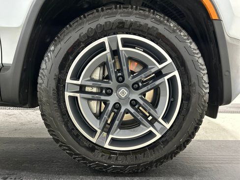 Used 2025 Rivian R1T Adventure AWD/4WD image 11