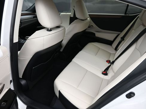 Used 2023 Lexus ES 350 w/ Premium Package image 12