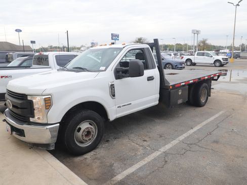 Used 2018 Ford F350 XL w/ XL Value Package image 2