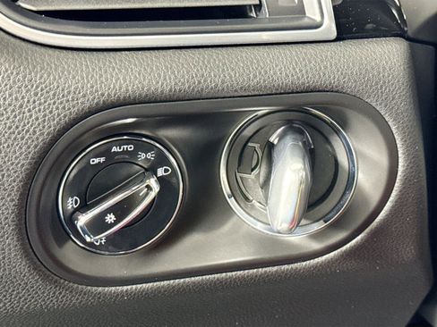 Used 2018 Porsche Macan S image 19