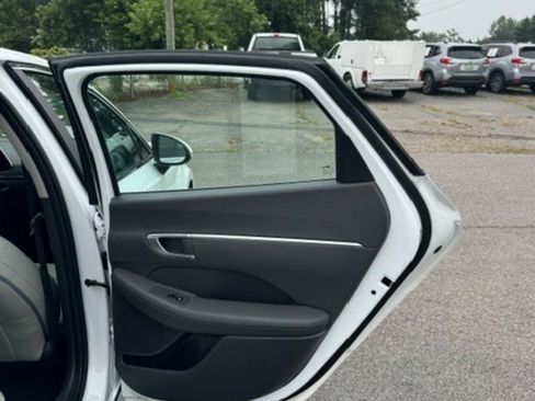Used 2021 Hyundai Sonata SEL FWD image 13